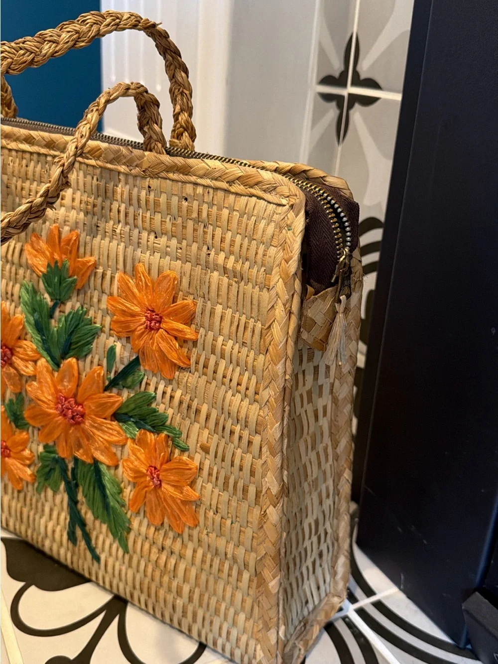Pristine Vintage 1960s Woven Straw & Raffia Floral Tote Bag - DOVE Zipper - Picture 2 of 3